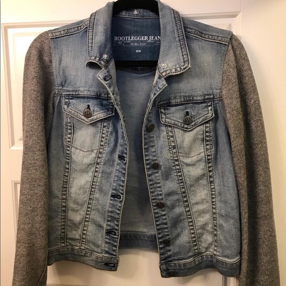 Women’s Clothing - Picture 5 of 8